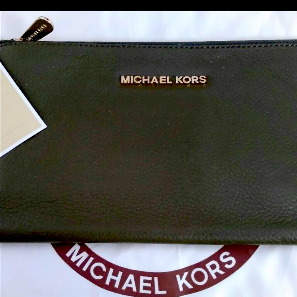 Michael Kors Bedford Large Olive Zip Clutch, NEW